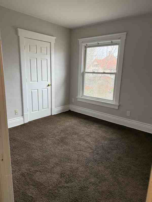 505 6th St Ne - Photo 5 of 20