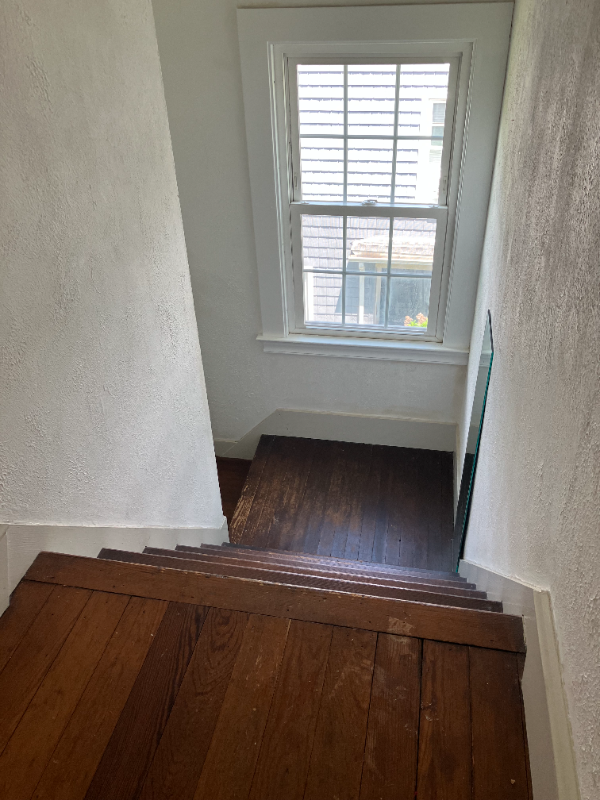 55 Quaker Ln N - Photo 2 of 8