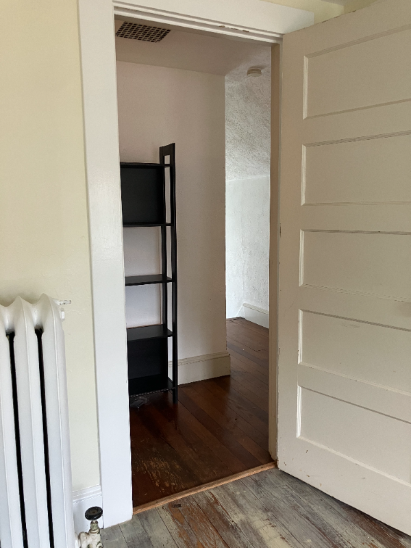 55 Quaker Ln N - Photo 3 of 8