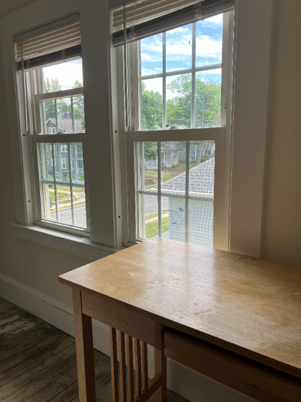 55 Quaker Ln N - Photo 4 of 8