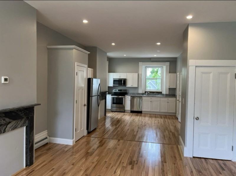 72 3rd St #1 - Photo 4 of 9