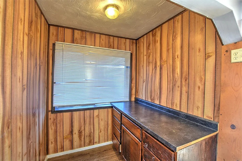 2135 E Prairie St - Photo 2 of 16