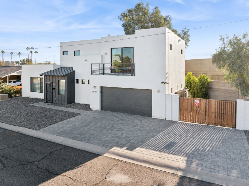 1923 E Monterey Way - Photo 2 of 20