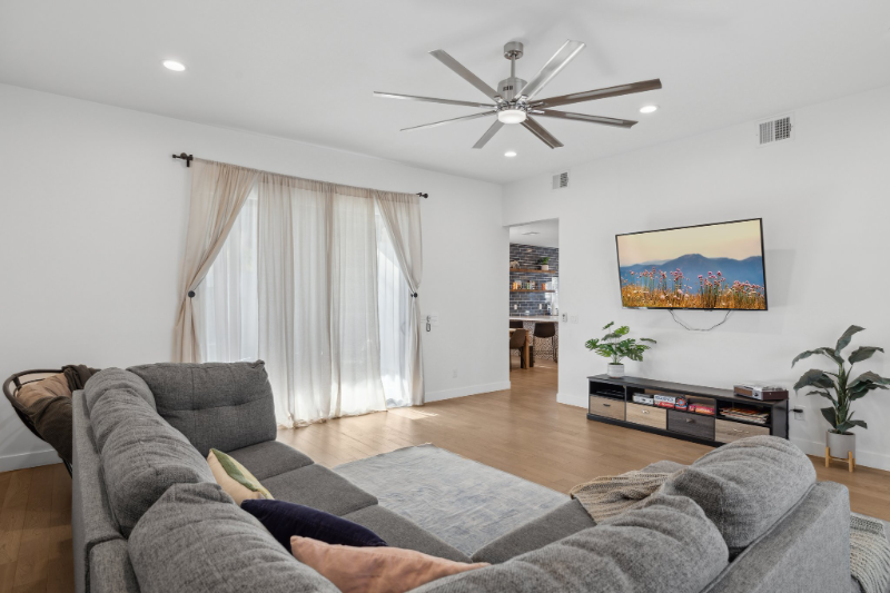 1923 E Monterey Way - Photo 5 of 20