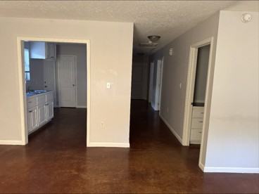 1039 13th St - Photo 3 of 13