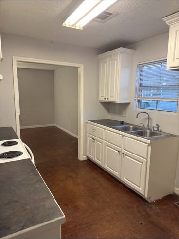 1039 13th St - Photo 4 of 13