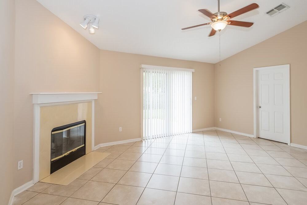 8137 Leafcrest Dr - Photo 2 of 14