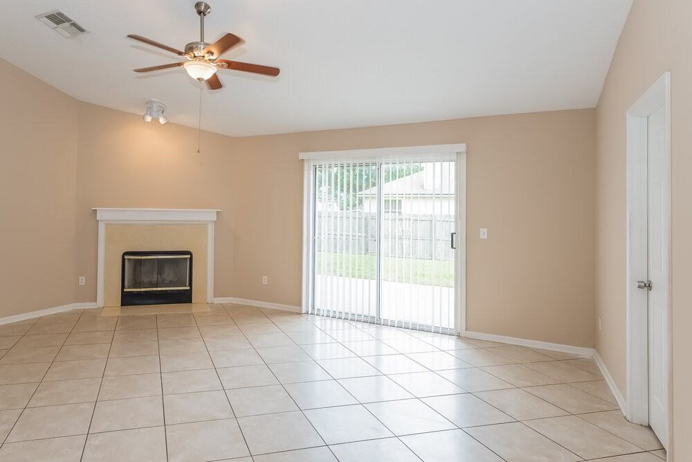 8137 Leafcrest Dr - Photo 3 of 14