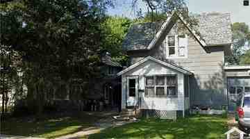 featured image of 1221 S Court St