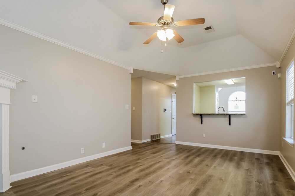 7858 Fallstone Rd - Photo 5 of 16