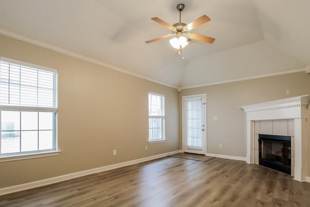 7858 Fallstone Rd - Photo 6 of 16