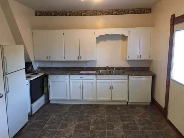 2237 N Missouri Ave #3 - Photo 3 of 9