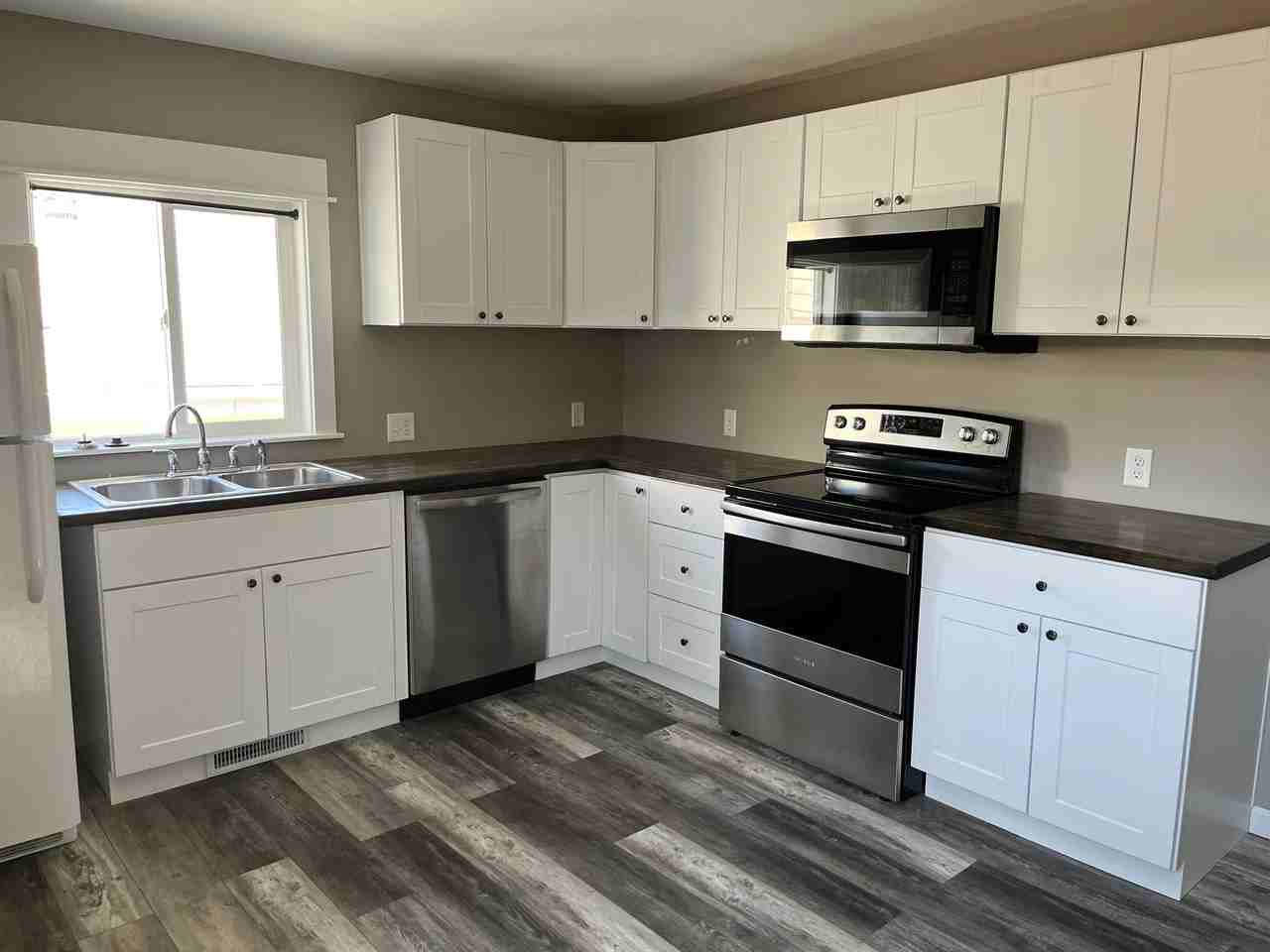 621 E 14th St - Photo 3 of 11