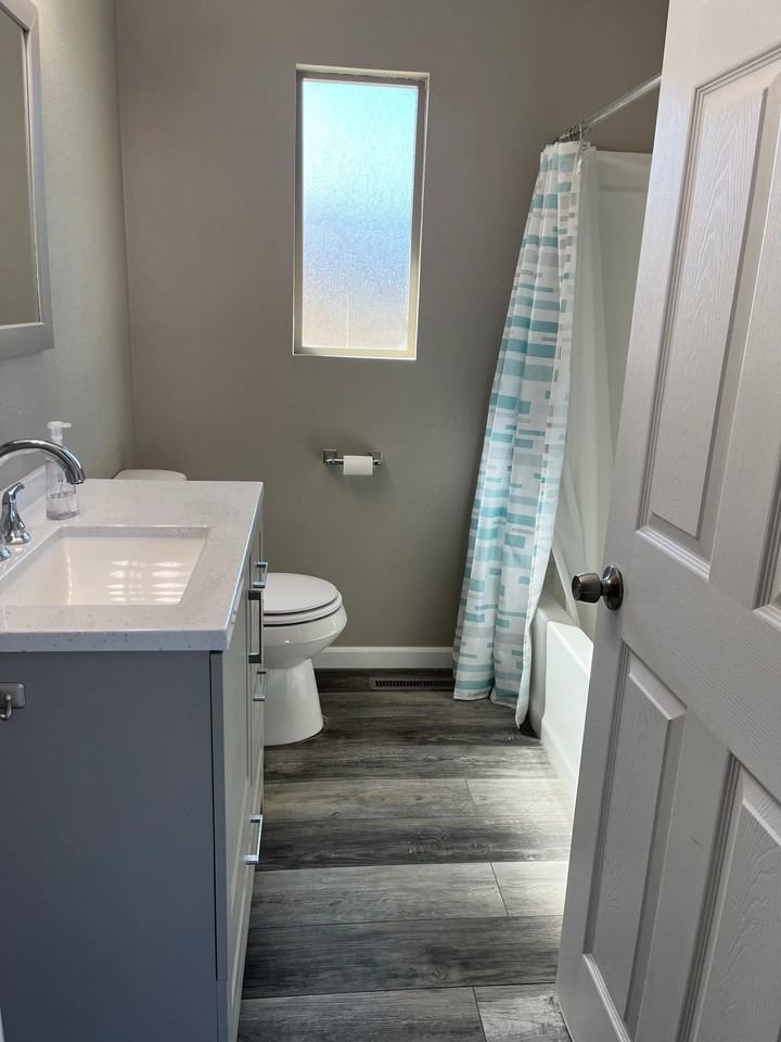 621 E 14th St - Photo 4 of 11