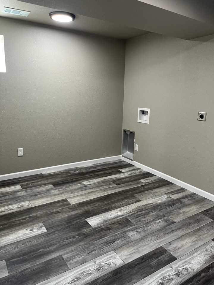 621 E 14th St - Photo 7 of 11