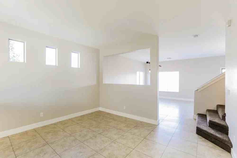 6229 S 16th Dr - Photo 2 of 13