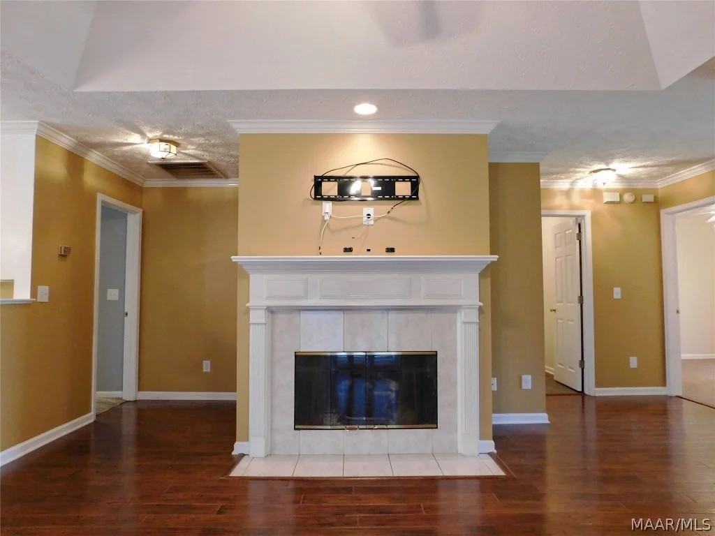 3736 Roswell Pl - Photo 4 of 20