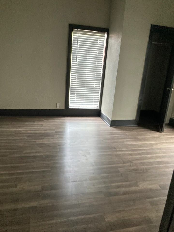 115 1st St - Photo 3 of 12