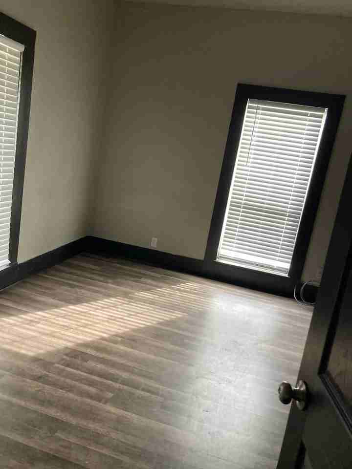 115 1st St - Photo 6 of 12