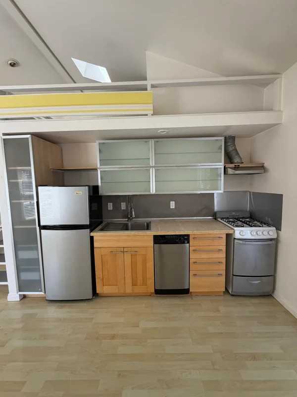 74 N San Marino Ave - Photo 3 of 15