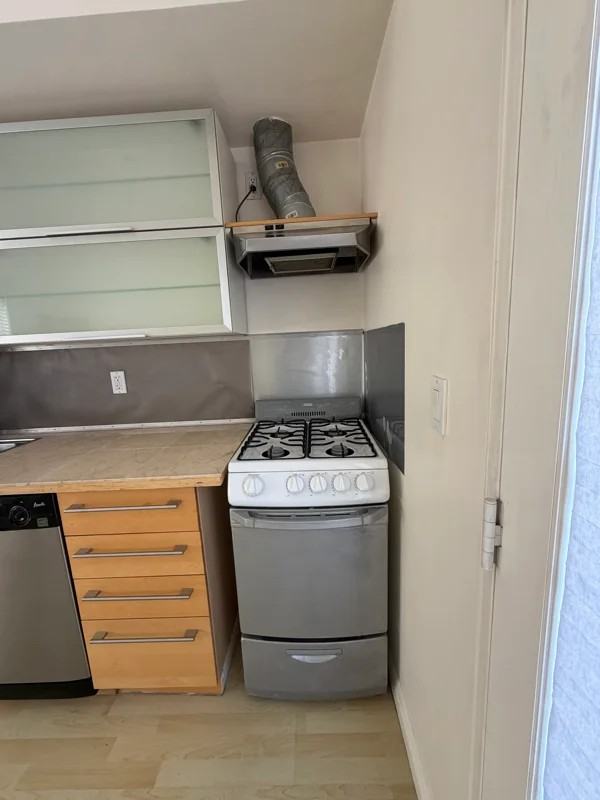 74 N San Marino Ave - Photo 4 of 15