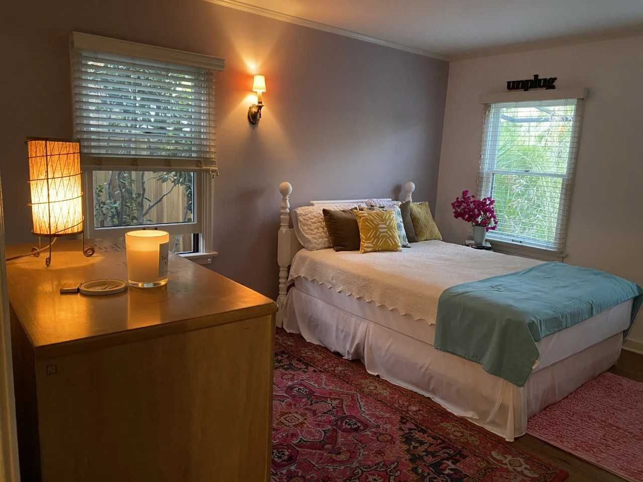 1136 Cordova Ave - Photo 2 of 14