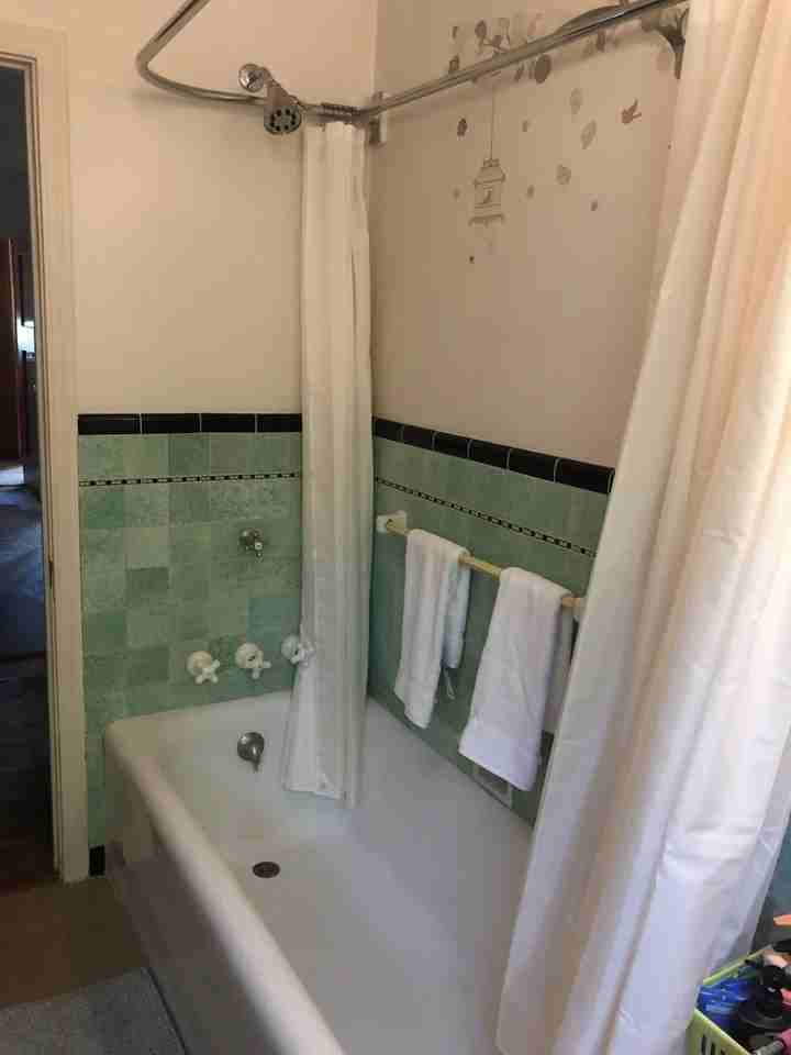 1136 Cordova Ave - Photo 6 of 14