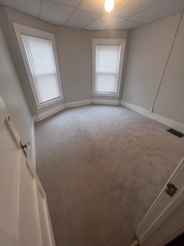 374 Elmwood Ave - Photo 4 of 5