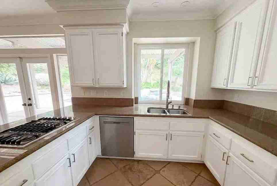 3815 San Antonio Rd - Photo 3 of 21