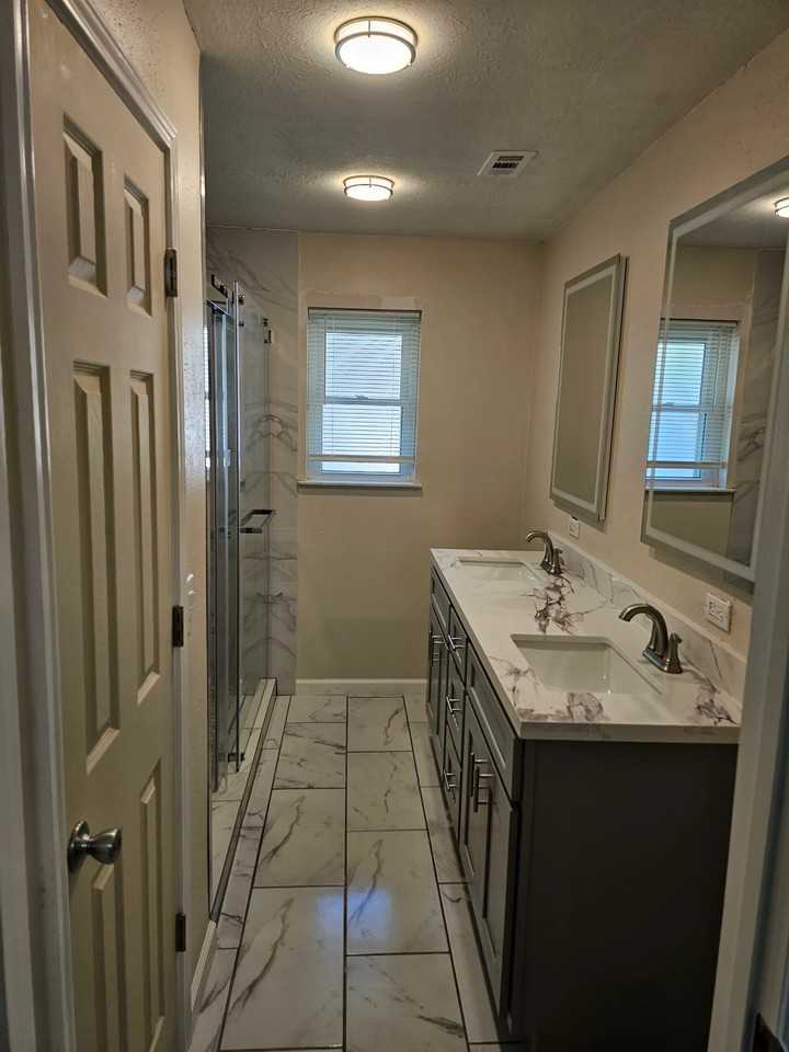 25503 Foxbriar Ln - Photo 2 of 15