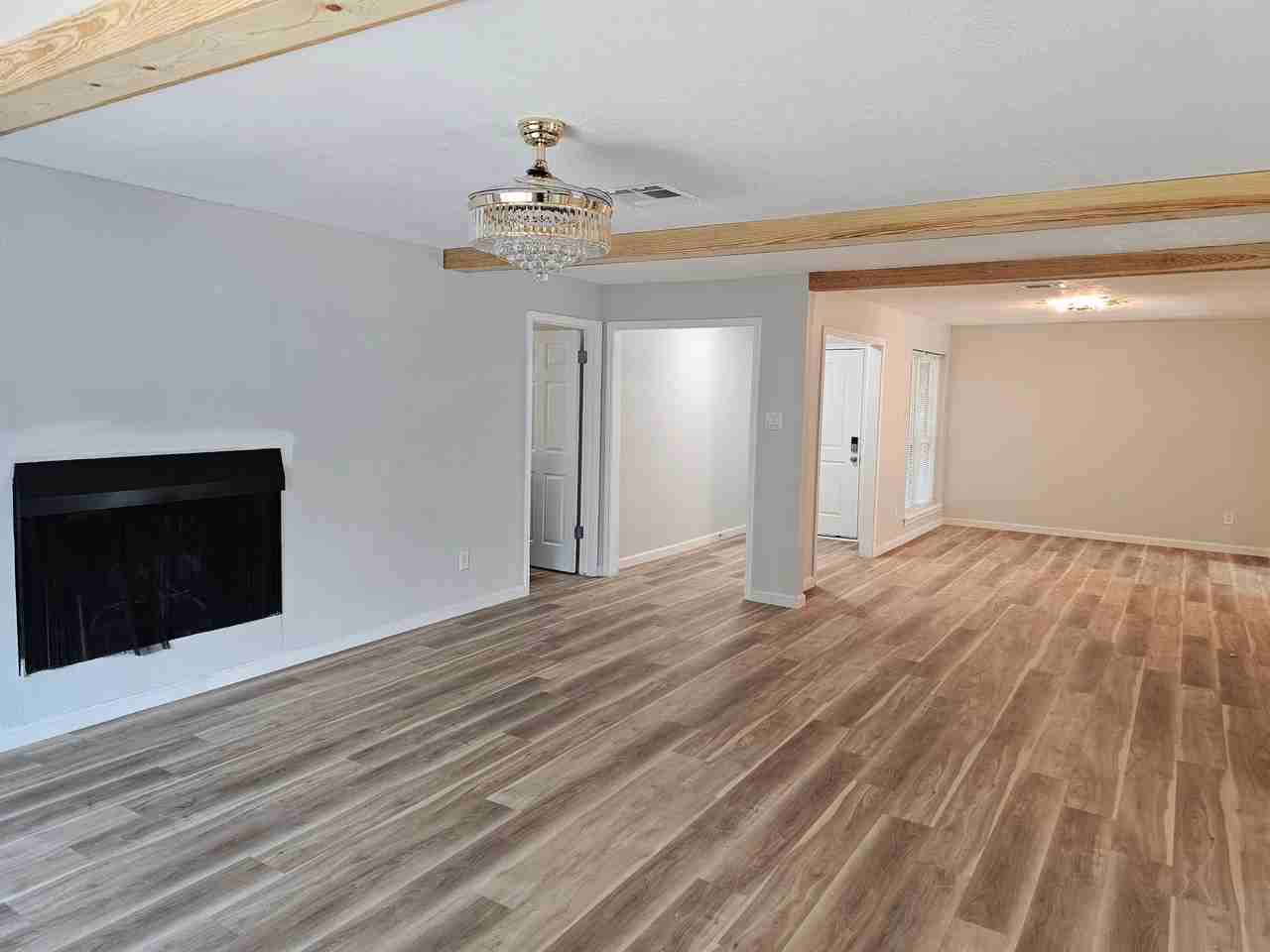 25503 Foxbriar Ln - Photo 4 of 15