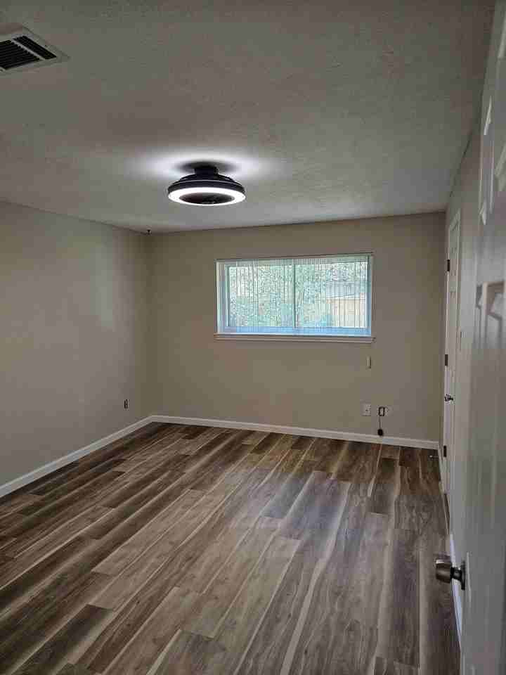 25503 Foxbriar Ln - Photo 5 of 15