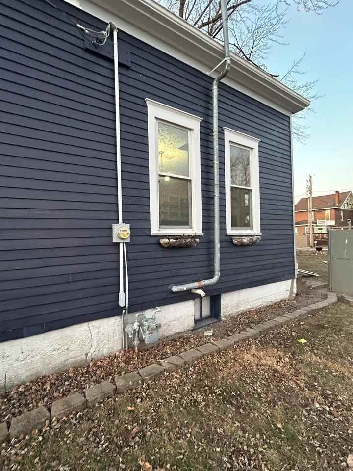 106 S Benton St - Photo 2 of 19