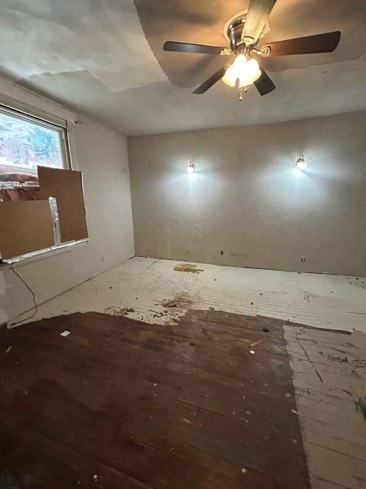 106 S Benton St - Photo 6 of 19