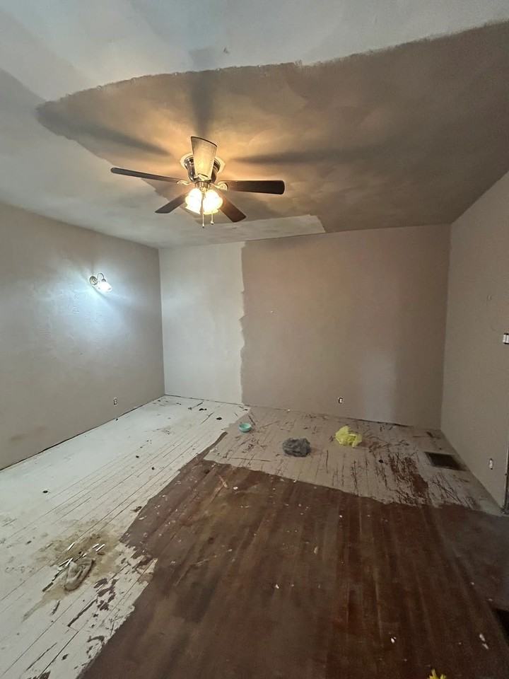 106 S Benton St - Photo 7 of 19