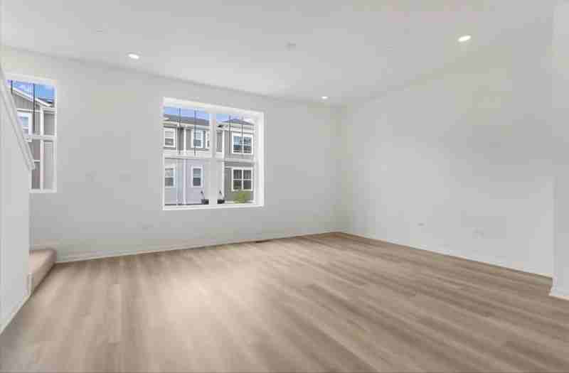 1486 Blaine St - Photo 3 of 19