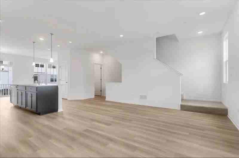 1486 Blaine St - Photo 4 of 19