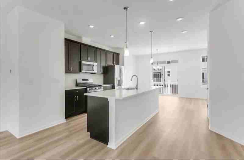 1486 Blaine St - Photo 6 of 19