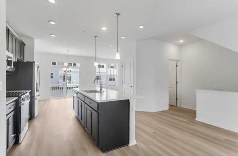 1486 Blaine St - Photo 7 of 19