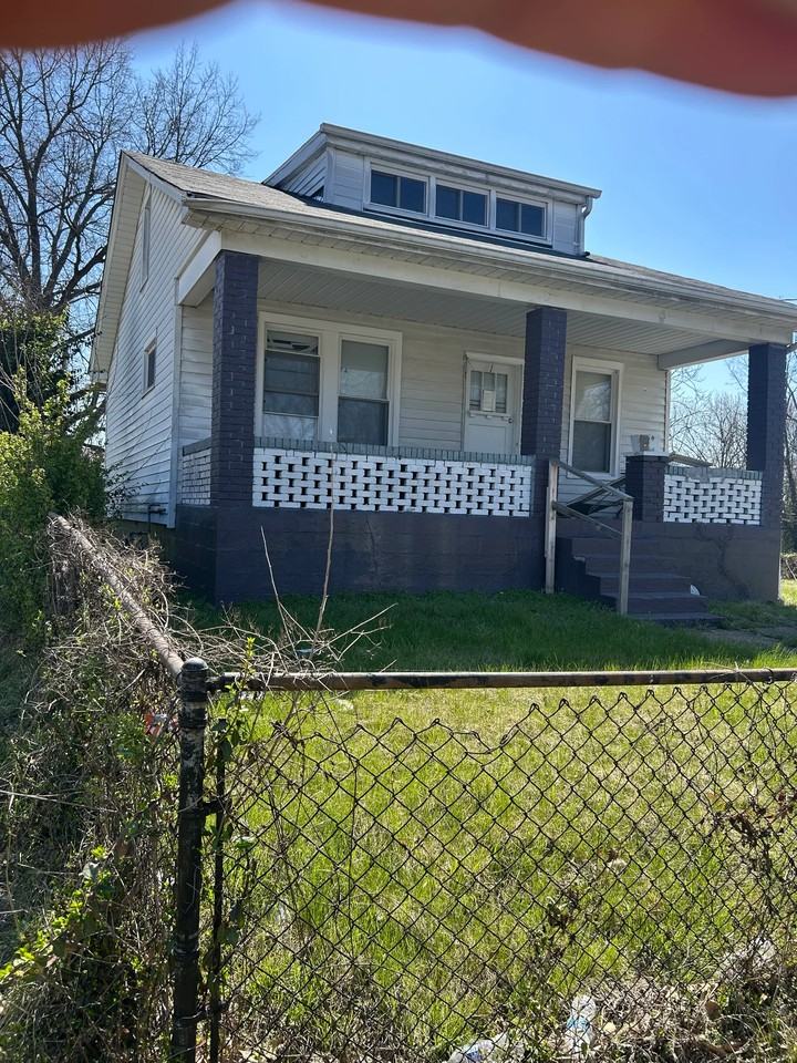 5324 Hamilton Ave - Photo 2 of 20