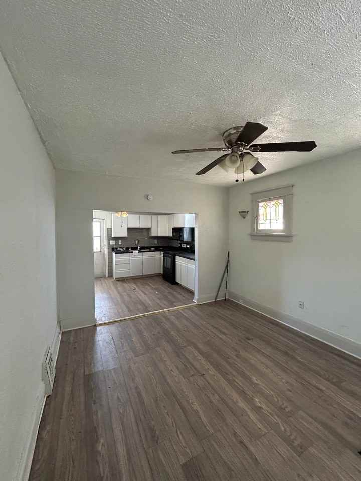 5324 Hamilton Ave - Photo 5 of 20