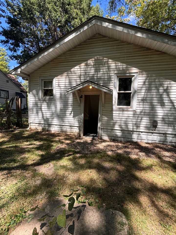 2457 E Garfield Ave - Photo 4 of 20