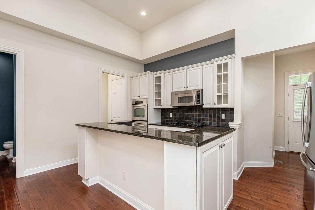 6684 Cooperstone Dr - Photo 4 of 30