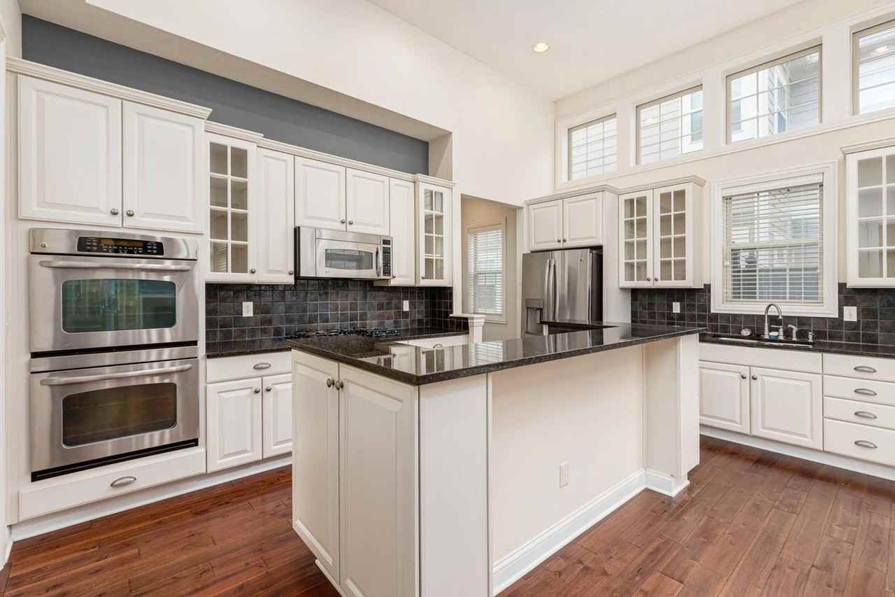 6684 Cooperstone Dr - Photo 5 of 30