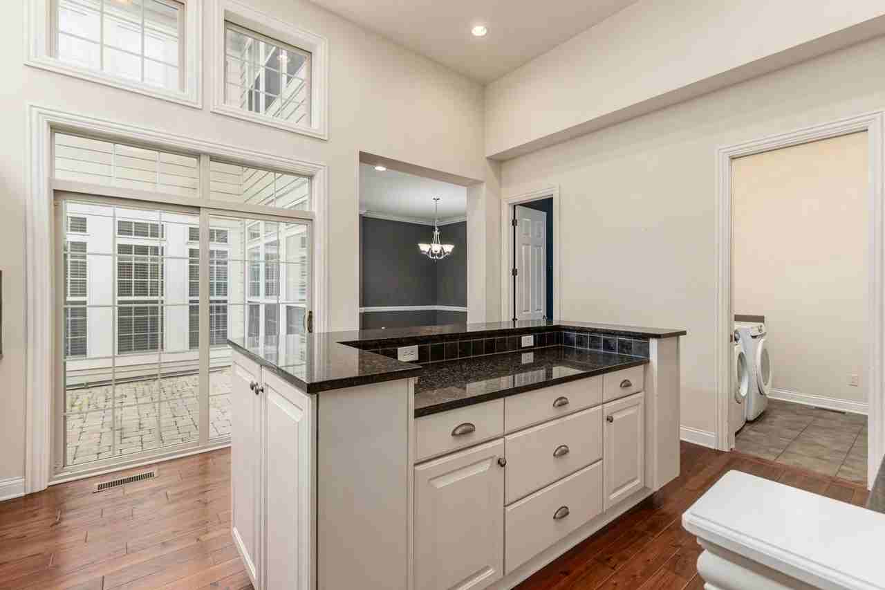 6684 Cooperstone Dr - Photo 6 of 30