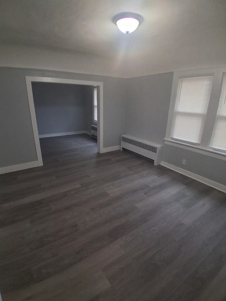 6480 N 56th St - Photo 3 of 7