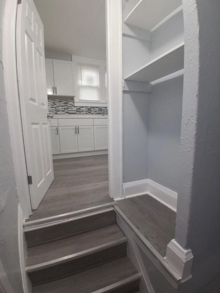 6480 N 56th St - Photo 7 of 7