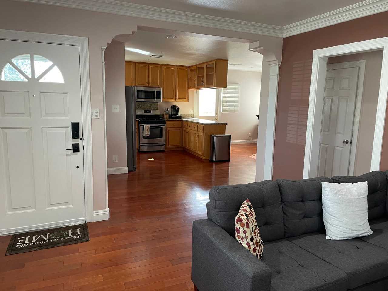 2019 N Maple St - Photo 2 of 16