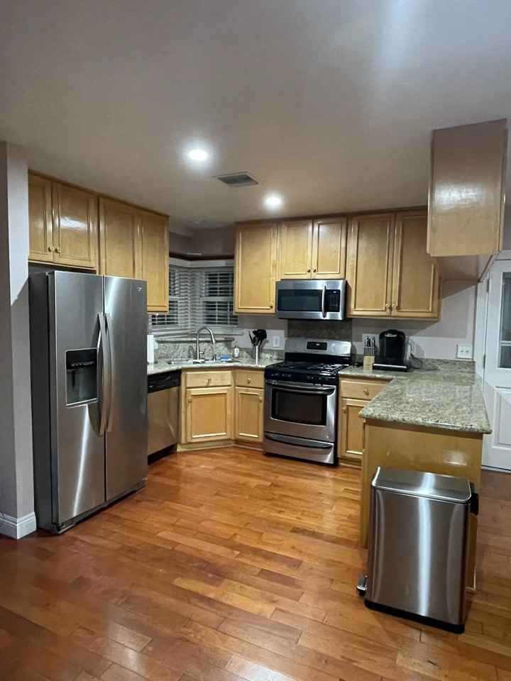 2019 N Maple St - Photo 3 of 16