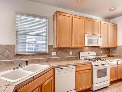 144 N Duquesne St - Photo 6 of 29